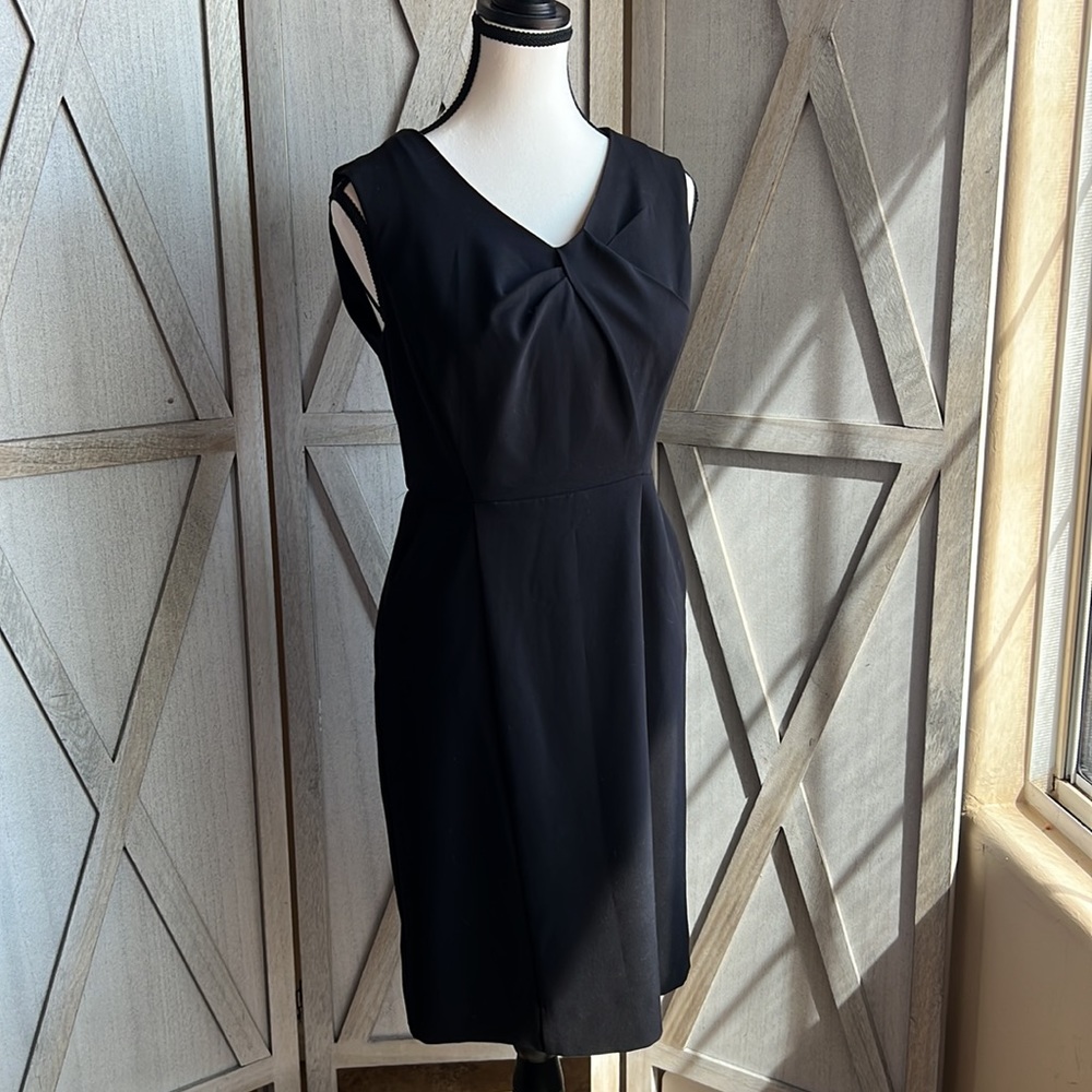 new york & company lined sleeveless twist front pleated sheath dress, black Sz 0
